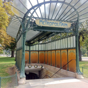 le entrate della metropolitana a Parigi di Hector Guimard: dove sono