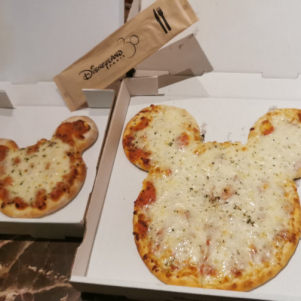 PIZZA a forma di Topolino: dove mangiarla a Disneyland Paris? 