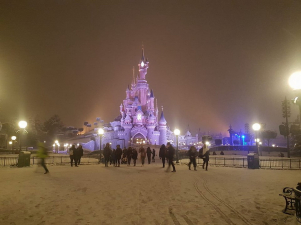 castello-disneyland-paris-con-neve-18.jpg