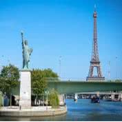 la statua della libert&agrave; a Parigi...ce ne sono 6 esemplari in tutto...