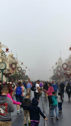 disneyland-paris-con-la-nebbia-11.jpg