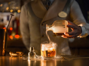 fleur de lys bar disneyland Hotel Disneyland paris 2