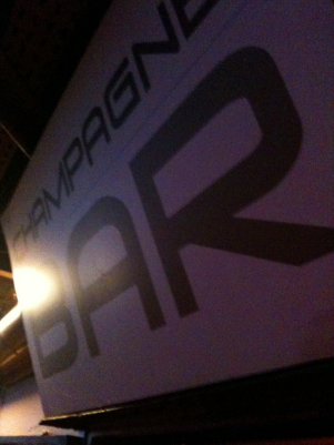 bar a champagne torre eiffel