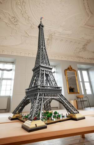 LEGO Torre Eiffel - 10307 - altezza 149 cm, base 57, anno 2022