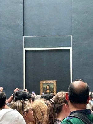 La gioconda, affollamento davanti al dipinto al louvre