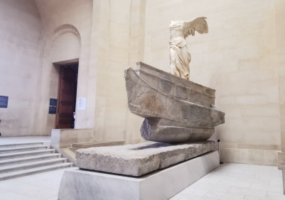 la Vittoria di Samotracia (detta Nike di Samotracia)