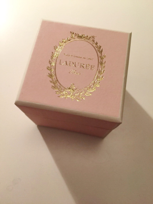 scatola macarons laduree