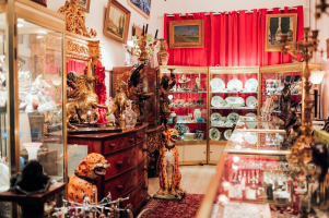 mercato delle pulci a Parigi st-Ouen porte Clignancourt