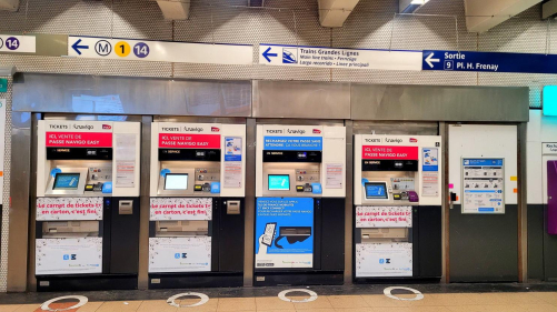 sportelli automatici metropolitana di Parigi