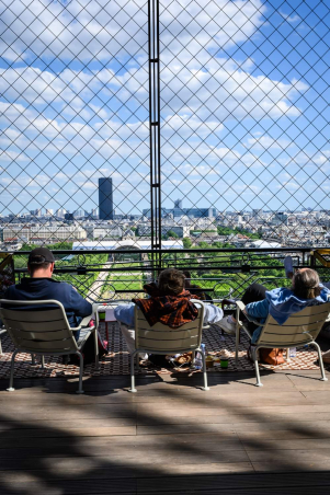 bar primo piano torre eiffel