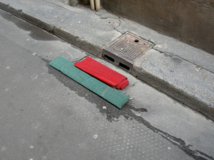 pulizia delle strade a Parigi...Bouches de lavage