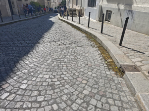 pulizia delle strade a Parigi...Bouches de lavage