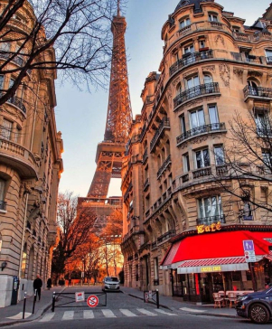 selfie con la torre Eiffel rue Buenos-Ayres