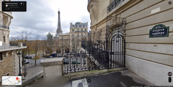 selfie su torre Eiffel da avenue de Camoens a Parigi