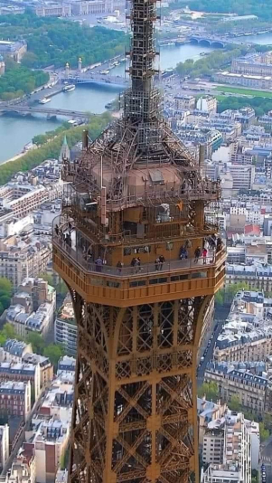 torre eiffel terzo piano