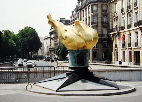 fiamma statua libertà tunnel alma parigi
