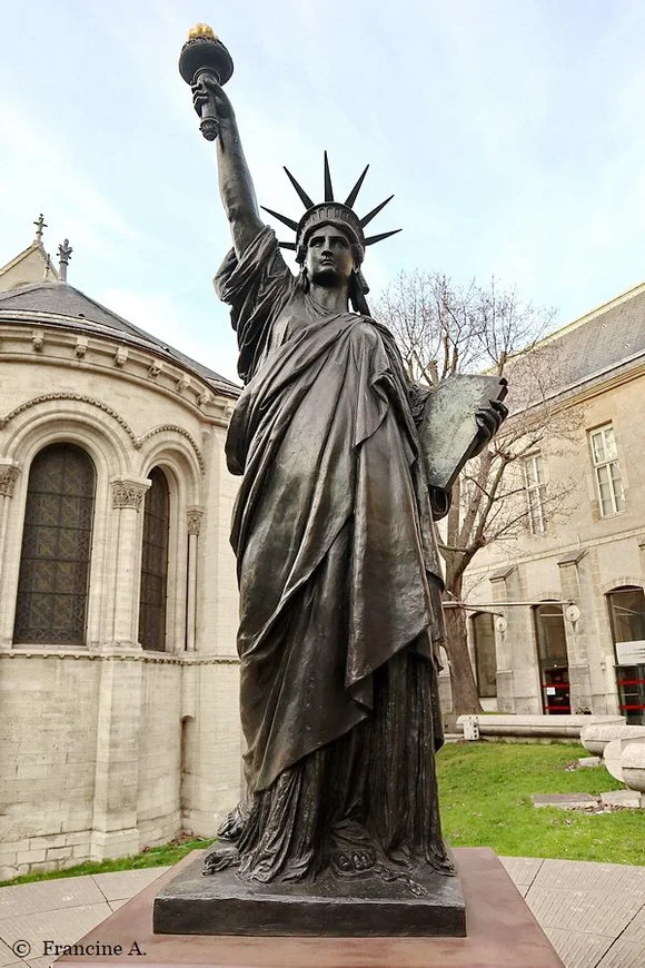 statua libertà al museo arti e mestieri di parigi