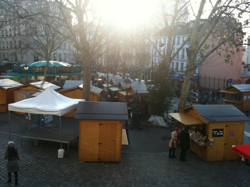 mercato di natale parigi montmartre place abbessess