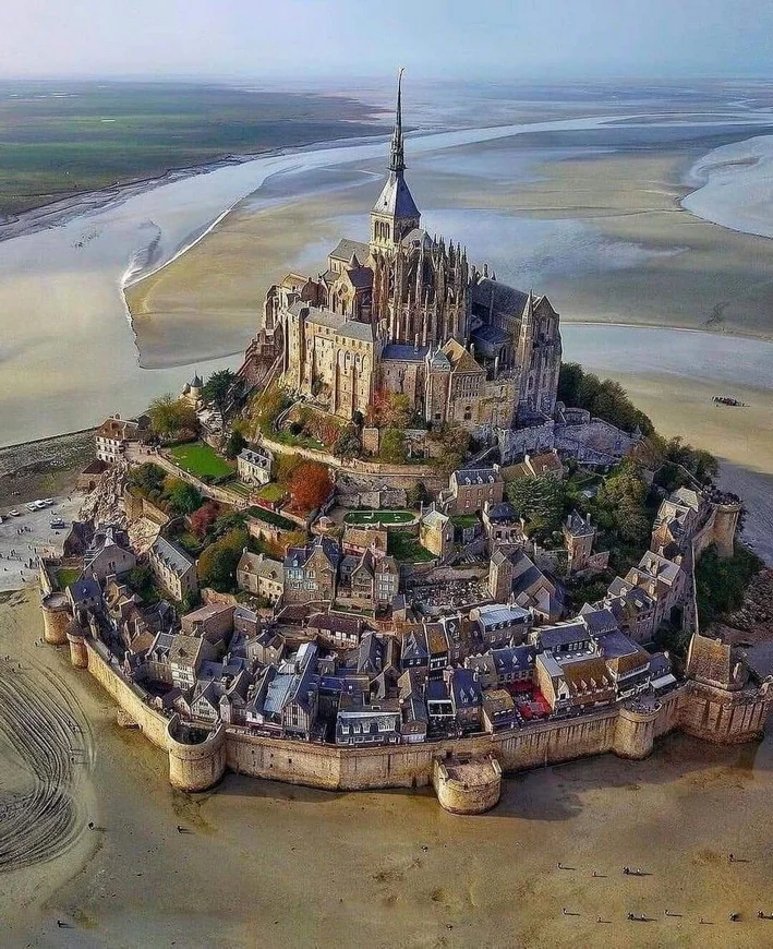 mont saint michel dall alto