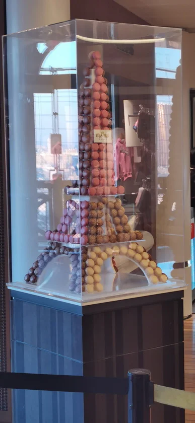 bar macaron al secondo piano dell a torre Eiffel