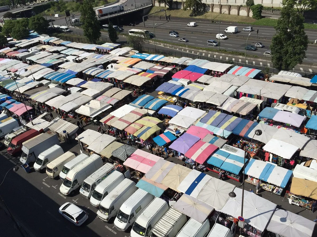 mercato delle pulci a Parigi porte Montreuil