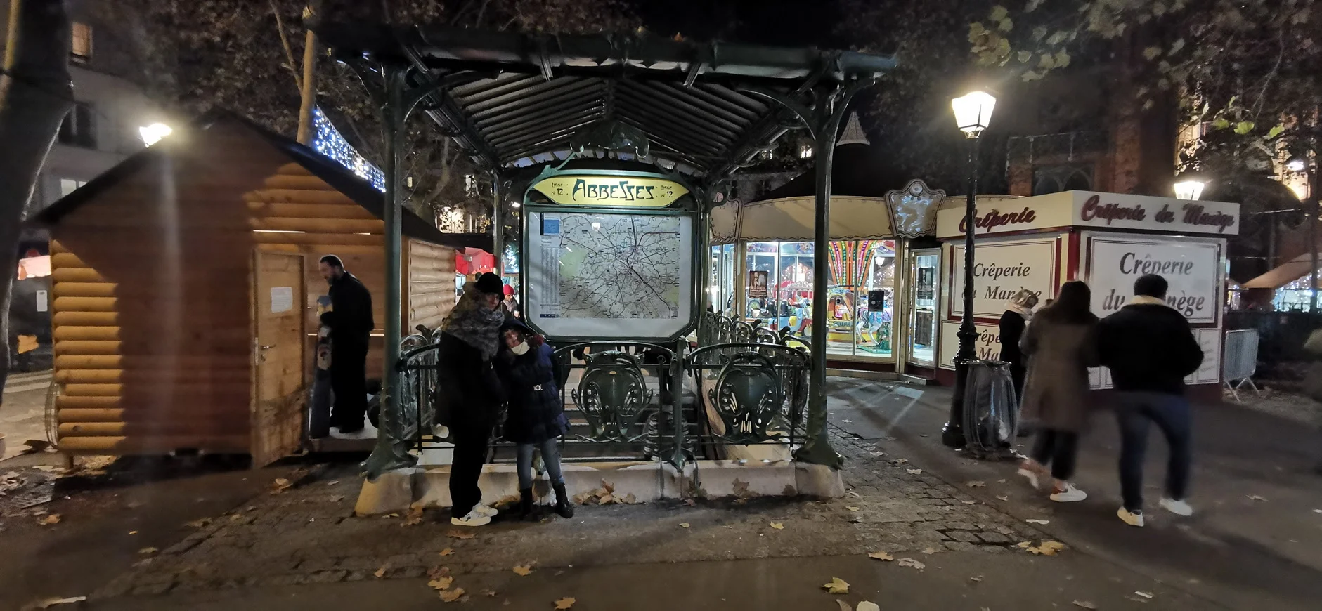 mercatino di natale plce des Abbesses, Parigi