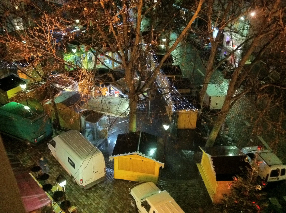 mercatino di natale plce des Abbesses, Parigi