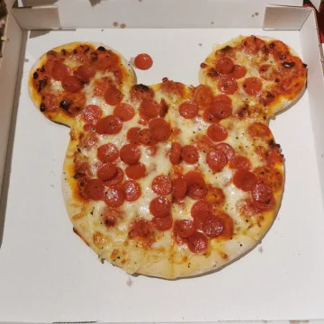 pizza a forma di Topolino: dove mangiarla a Disneyland Paris? 