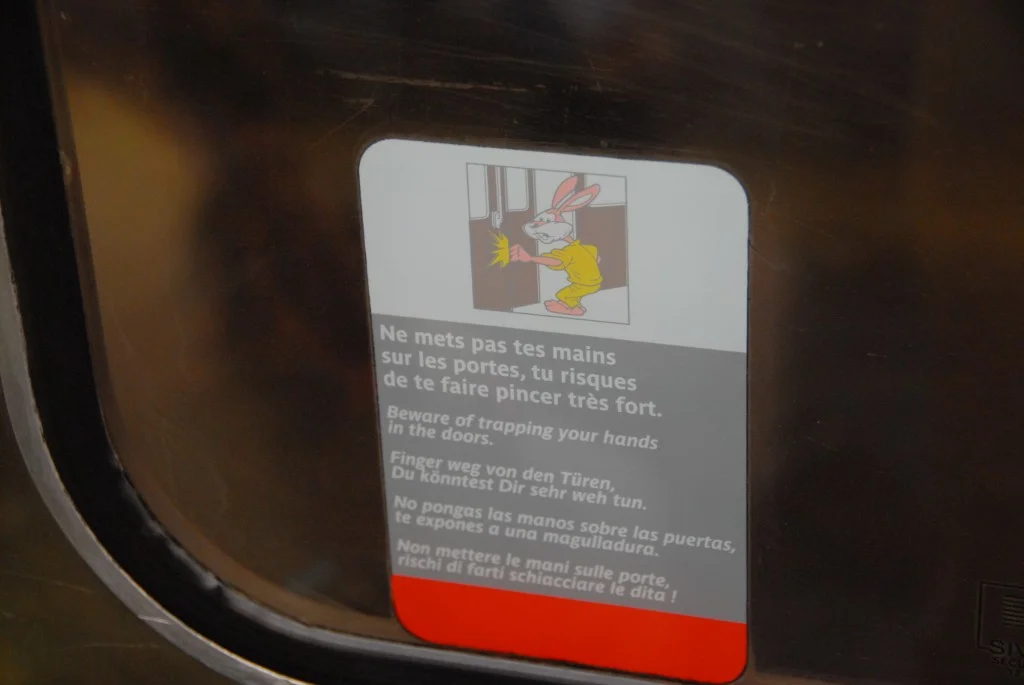 Serge, cogniglio, lapin metropolitana di Parigi