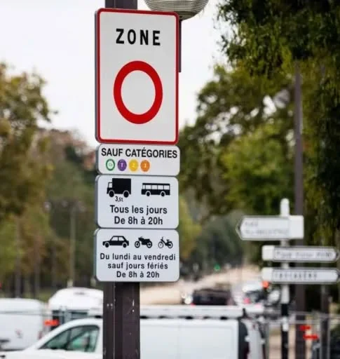 cartello bollino crit'air parigi