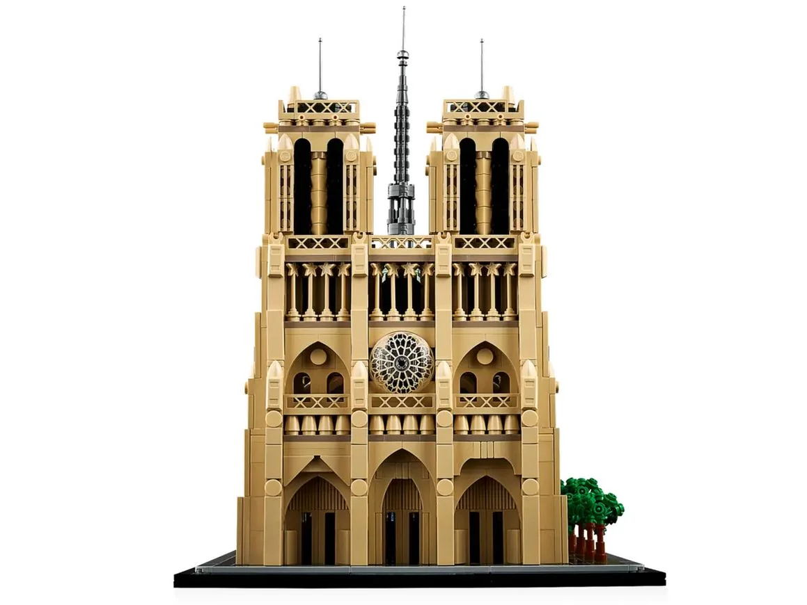 Lego Notre Dame di Parigi 21061