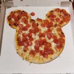 pizza a forma di Topolino: dove mangiarla a Disneyland Paris? 