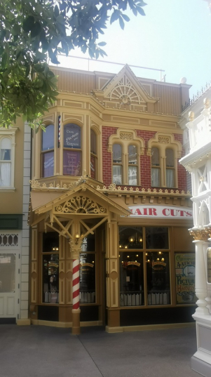 Dapper Dan's Hair Cuts, un vero barbiere a Disneyland Paris