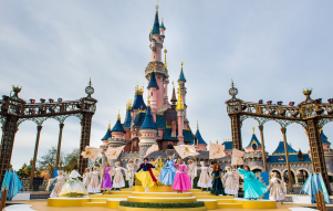 palco degli spettacoli sotto al castello di Disneyland Paris