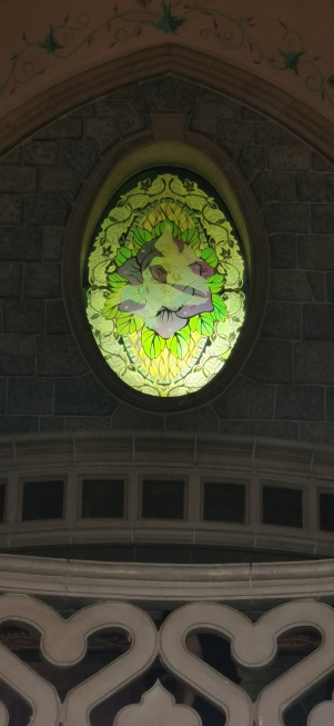 vetrata ovale del castello di Disneyland Paris