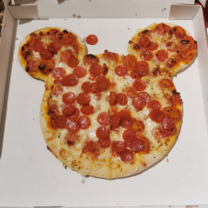 pizza a forma di Topolino: dove mangiarla a Disneyland Paris? 