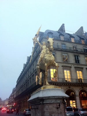 statua Giovanna d' Arco, rue Rivoli, Parigi