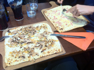 flammekueche o tarte flambée paris