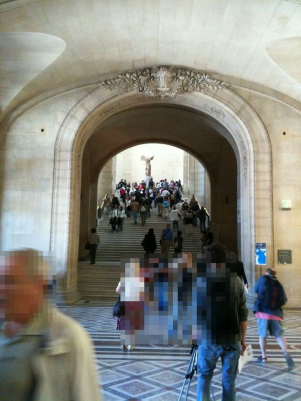 scalone verso Nike di Samotracia