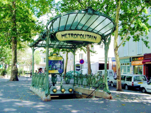 edicola della stazione Abbesses della metropolitana di Parigi di Hector Guimard