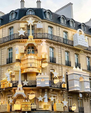 addobbo facciata maison Dior, 30 avenue Montaigne, Parigi, 2024