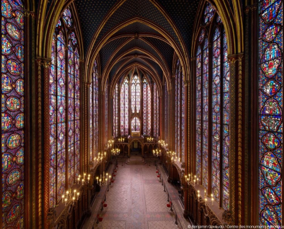 interno e vetrate sainte Chapelle a Parigi, imperdibile