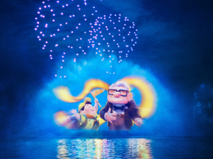 spettacolo Cascade of light al parco Disney Adventure World a Disneyland Paris