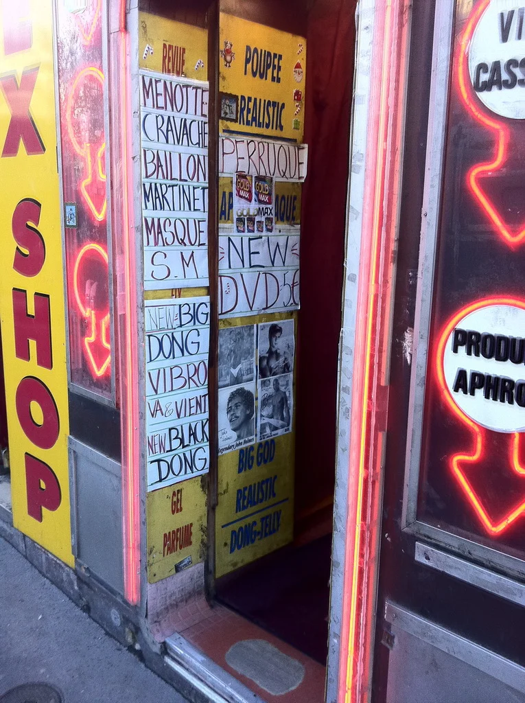 sexy shop pigalle