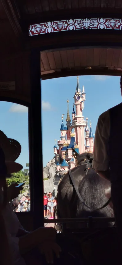 carrozza a cavallo in Main street U.S.A. a Disneyland Paris