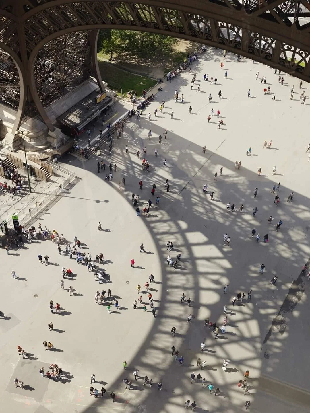 vista interna primo piano torre eiffel