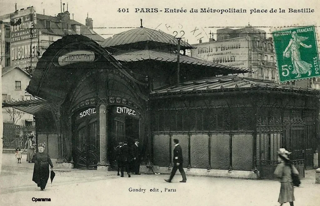 padiflione della stazione Bastille della metropolitana di Parigi di Hector Guimard